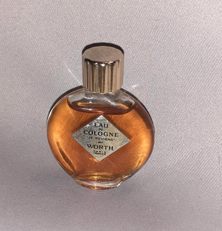 Mooie parfum mini Worth je reveins edc, Verzamelen, Parfumverzamelingen, Zo goed als nieuw, Miniatuur, Gevuld, Ophalen of Verzenden