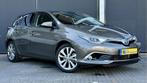Toyota Auris 1.8 Hybrid Dynamic Ultimate / Pano / Clima / St, Gebruikt, Euro 6, 4 cilinders, Leder en Stof
