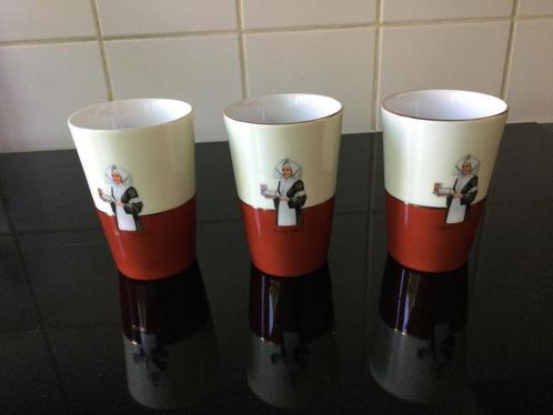 Droste Cacao bekers in mooie staat, vintage (3), Huis en Inrichting, Keuken | Servies, Zo goed als nieuw, Kop(pen) en/of Schotel(s)
