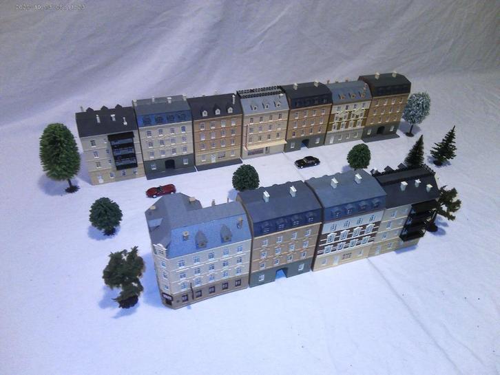 HO 1-87 straat stads huizen 11 stuks v Marklin ,Fleischmann, Hobby en Vrije tijd, Modeltreinen | H0, Brug, Tunnel of Gebouw, Gelijkstroom of Wisselstroom
