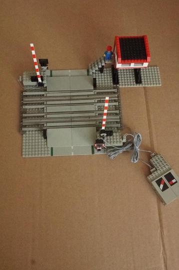 Vintage 12 volt Lego trein bewaakte spoorwegovergang 7866 beschikbaar voor biedingen