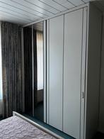 Ruime kledingkast met schuifdeuren, Ophalen, 200 cm of meer, 150 tot 200 cm, Zo goed als nieuw