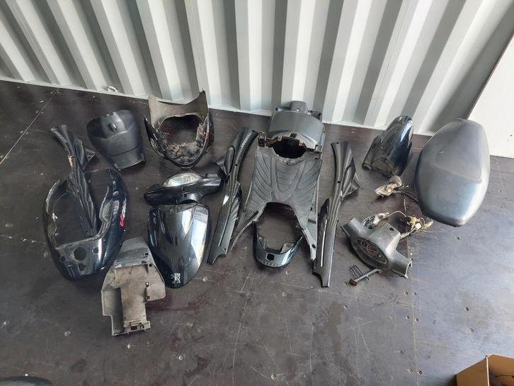 Complete kappenset voor peugeot v-clic., Motoren, Tuning en Styling, Ophalen of Verzenden