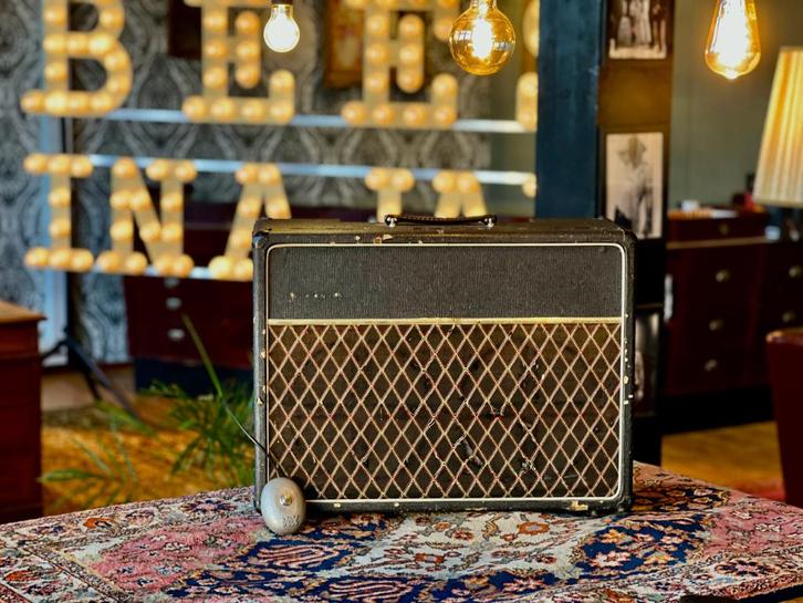 1965 JMI VOX AC10 Ten Twin Combo Vibrato 2x10, Muziek en Instrumenten, Versterkers | Bas en Gitaar, Gebruikt, Gitaar, Minder dan 50 watt