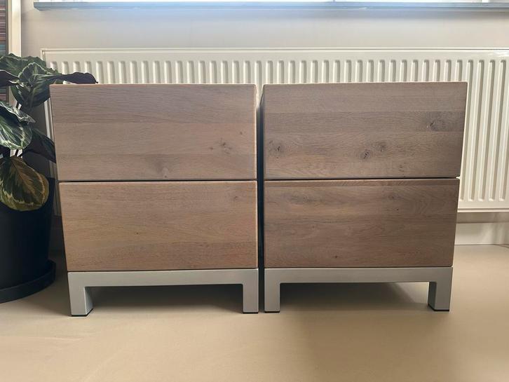 Massief Houten Nachtkastjes met RVS Poten, Huis en Inrichting, Kasten | Dressoirs, Zo goed als nieuw, Minder dan 50 cm, 25 tot 50 cm