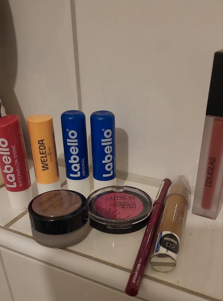 Nieuw Leuke schoen cadeautjes! make up douglas bijna gratis, Sieraden, Tassen en Uiterlijk, Uiterlijk | Cosmetica en Make-up, Nieuw