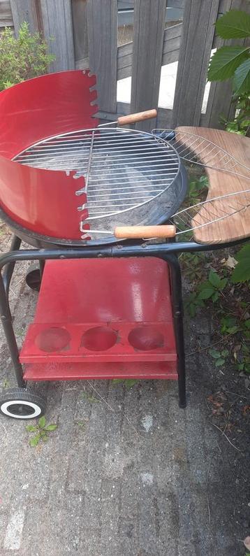 Verrijdbare B.B.Q  beschikbaar voor biedingen