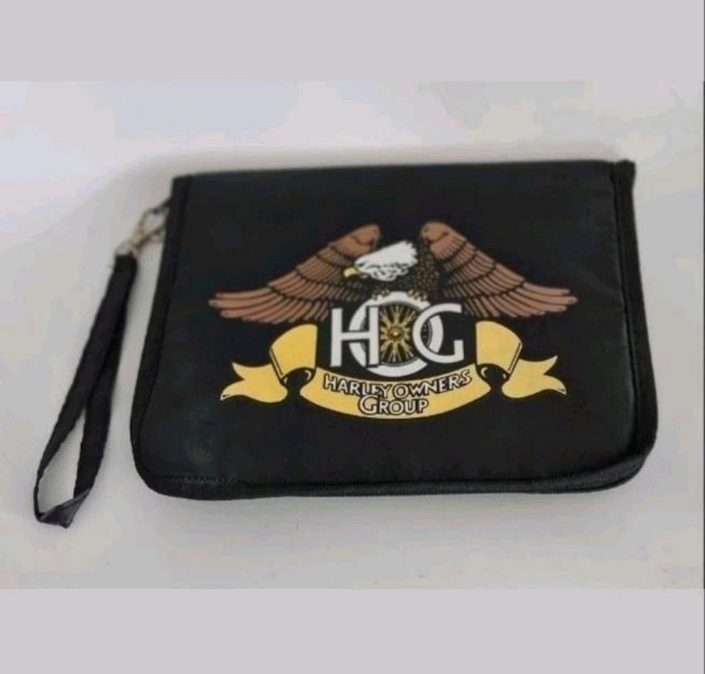 Harley Davidson Pouch Etui HOG
Vintage Harley Davidson Motor, Sieraden, Tassen en Uiterlijk, Portemonnees, Ophalen of Verzenden