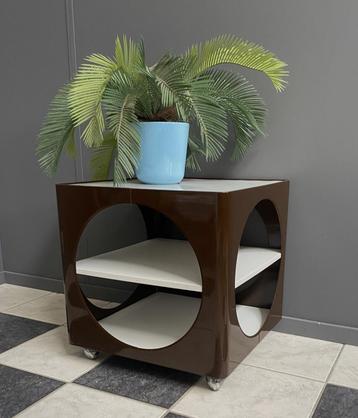 70 jaren salon bijzet tafel wit bruin SPACE AGE kubus wielen beschikbaar voor biedingen