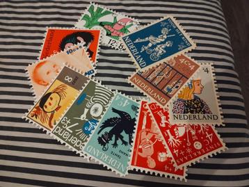 43 Kinderpostzegel Bedankkaarten 1958-2000 S kaarten. beschikbaar voor biedingen