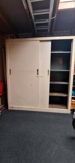 Stalen kast, Ophalen, Gebruikt