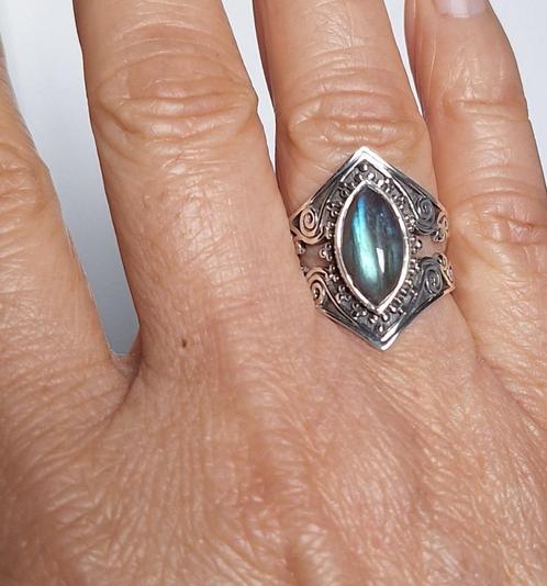 zilveren ring met natuurlijke Labradoriet steen zilver 925, Sieraden, Tassen en Uiterlijk, Ringen, Nieuw, Kleiner dan 17, Blauw