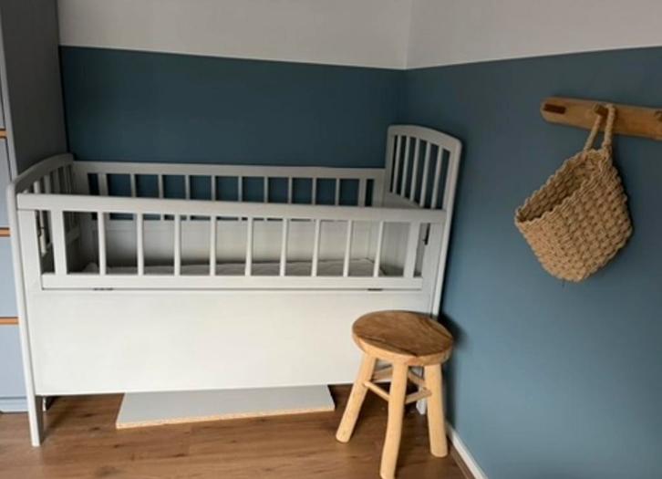 Vintage Ledikant - Mooi en stevig!, Kinderen en Baby's, Babywiegjes en Ledikanten, Gebruikt, Ledikant, Ophalen