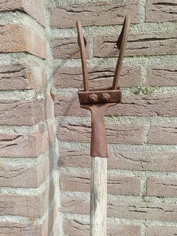 Zeer oude vintage/antieke cultivator  beschikbaar voor biedingen
