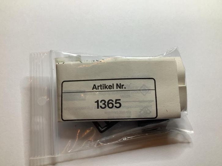 Modelauto moet nog in mekaar gezet worden onder Nr. 1365, Hobby en Vrije tijd, Modelbouw | Auto's en Voertuigen, Nieuw, Auto, 1:50 of kleiner