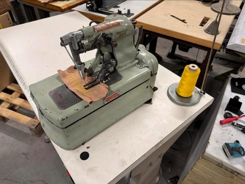 Industriele knoopsgaten naaimachine reece, Hobby en Vrije tijd, Naaimachines en Toebehoren, Gebruikt, Naaimachine, Overige merken