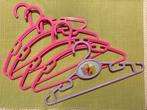 5 roze plastic kledinghangertjes, Minder dan 75 cm, 105 cm of meer, Ophalen of Verzenden, Zo goed als nieuw