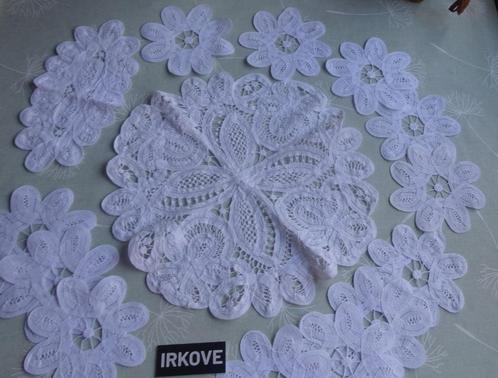 BRUSSELS KANT * 14 KLEEDJES EN Onderzetters *, Antiek en Kunst, Antiek | Kleden en Textiel, Verzenden