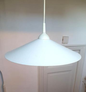 Vintage hanglamp 80s wit metaal beschikbaar voor biedingen