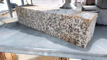 Natuursteen palissade 57x12x14cm beschikbaar voor biedingen