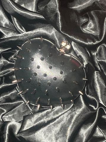 Gothic Killstar Clutch met Spikes beschikbaar voor biedingen