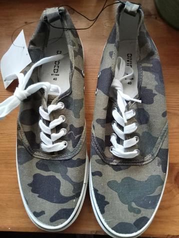 Nieuwe sneakers in camouflage kleuren, maat 40 beschikbaar voor biedingen