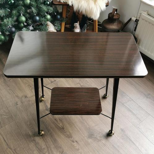 Vintage audiomeubel op wieltjes. Jaren 50 /60., Huis en Inrichting, Tafels | Bijzettafels, Zo goed als nieuw, Rechthoekig, 60 cm of meer