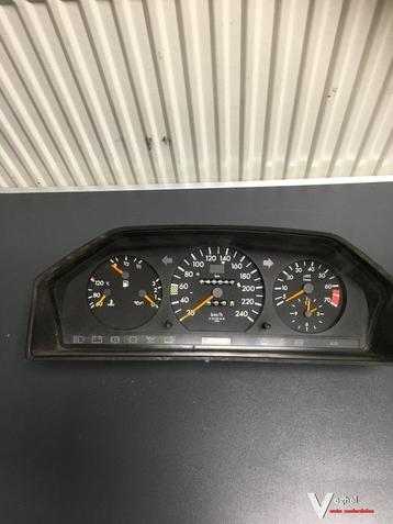 Mercedes W124   Benzine 1990    124 542 2968  Km Tellerklok  beschikbaar voor biedingen