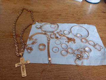 Goudkleurige Sieraden Lot - Bodemvondsten Strandvondsten beschikbaar voor biedingen