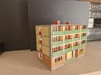 Kibri flatgebouw., Hobby en Vrije tijd, Modeltreinen | H0, Overige merken, Gelijkstroom of Wisselstroom, Brug, Tunnel of Gebouw