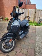 Vespa sprint full option e5, Fietsen en Brommers, Snorfietsen en Snorscooters, Benzine, Vespa, Zo goed als nieuw, Ophalen