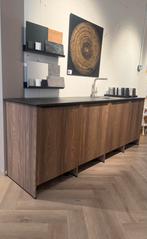 Showroom keuken walnoot, Ophalen, Bruin, Nieuw, 200 cm of meer