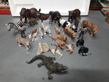 28 STUKS SCHLEICH WILDE DIEREN ,FIGUREN in ZEER GOEDE STAAT beschikbaar voor biedingen