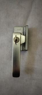 AXA Raamsluiting met Sleutel (Links Draaiend)., Doe-het-zelf en Verbouw, Hang- en Sluitwerk, Ophalen of Verzenden, Nieuw, Overige materialen