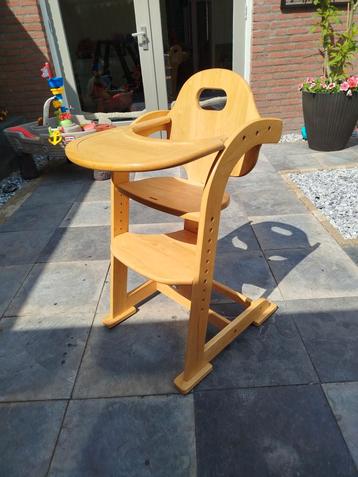 Meegroei houten kinderstoel beschikbaar voor biedingen