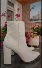 Witte Croco Enkellaars Maat 37, Kleding | Dames, Verzenden, Wit, Lage of Enkellaarzen, Zo goed als nieuw