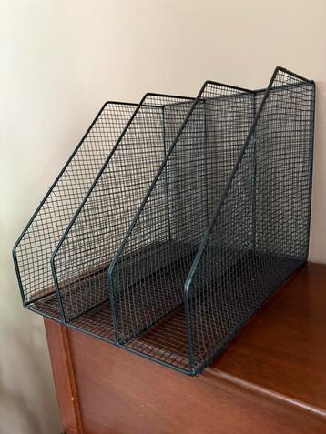 Tijdschriftenhouder / bureau organizer beschikbaar voor biedingen