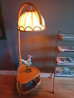 Vintage lamp met tafeltje, Hout, Gebruikt, Vintage, Ophalen of Verzenden