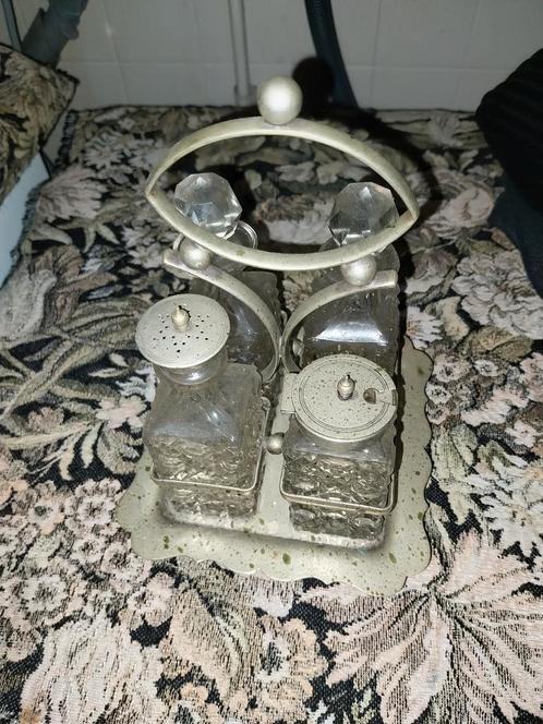 Vintage Zilveren Zout- en Peperstel met Kristallen Accenten, Antiek en Kunst, Antiek | Woonaccessoires, Ophalen