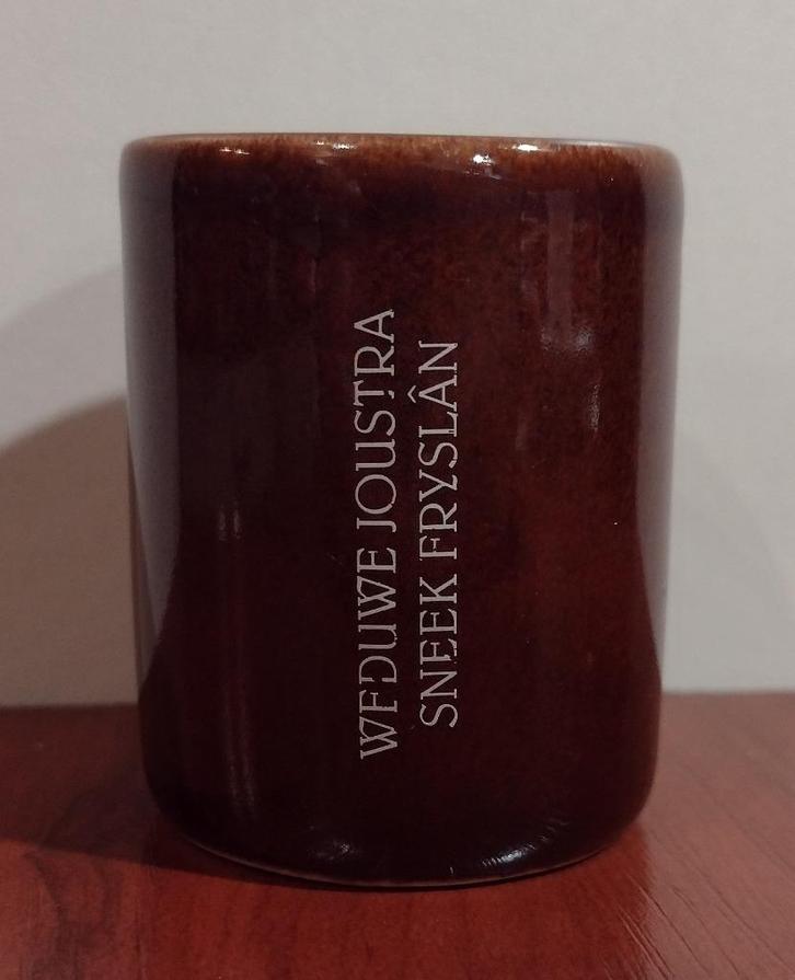 Weduwe Joustra Shot Bekertje Keramiek 3,5cl. (F), Verzamelen, Glas en Borrelglaasjes, Zo goed als nieuw, Borrel- of Shotglas, Ophalen of Verzenden