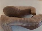 Pump open teen hak Beige glimmend  37, Ophalen of Verzenden, Zo goed als nieuw, Beige