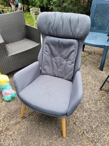 Gratis grijze stoel 