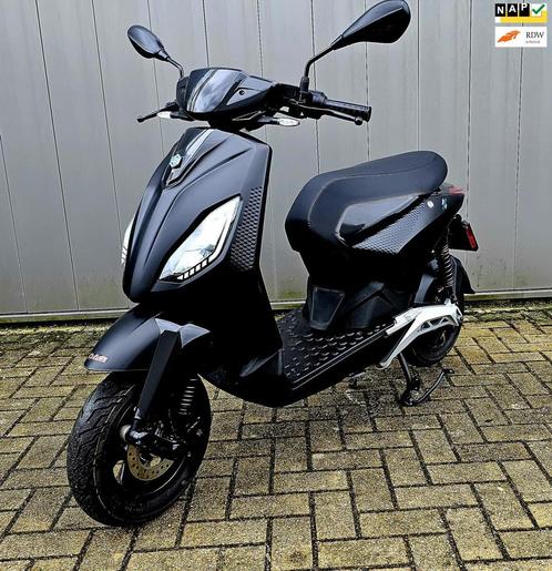 Piaggio One Electrische Bromscooter 60 km/u Nieuwstaat, Fietsen en Brommers, Brommers | Overige merken, Gebruikt
