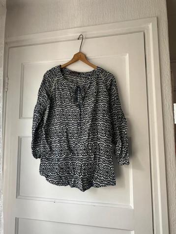 Mooie donkerblauw bohemian geprinte tuniek blouse By Jenn L beschikbaar voor biedingen