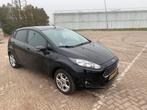 Ford Fiësta 1.0     80PK 5DEURS     2014 Zwart  DEALER AUTO, Auto's, Voorwielaandrijving, Metallic lak, Stof, Zwart