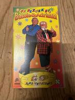 Bassie & Adriaan - Op Bezoek Bij (VHS), Alle leeftijden, Ophalen of Verzenden, Gebruikt, Nederlandstalig