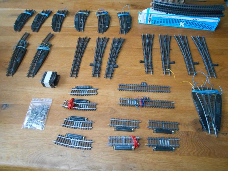 Märklin  2270 en 2271 enz enz Veel K rail wissels en rails, Hobby en Vrije tijd, Modeltreinen | H0, Zo goed als nieuw, Rails, Wisselstroom
