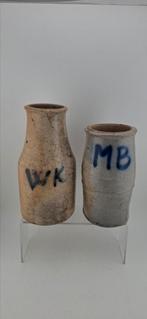 Twee steengoed kruikjes, Antiek en Kunst, Antiek | Keramiek en Aardewerk, Ophalen of Verzenden