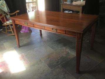 Massief eiken tafel, 160 bij 91 cm, zeer zwaar en solide! beschikbaar voor biedingen