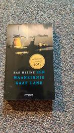 Bas Heijne - Een waanzinnig gaaf land, Boeken, Ophalen of Verzenden, Zo goed als nieuw, Bas Heijne